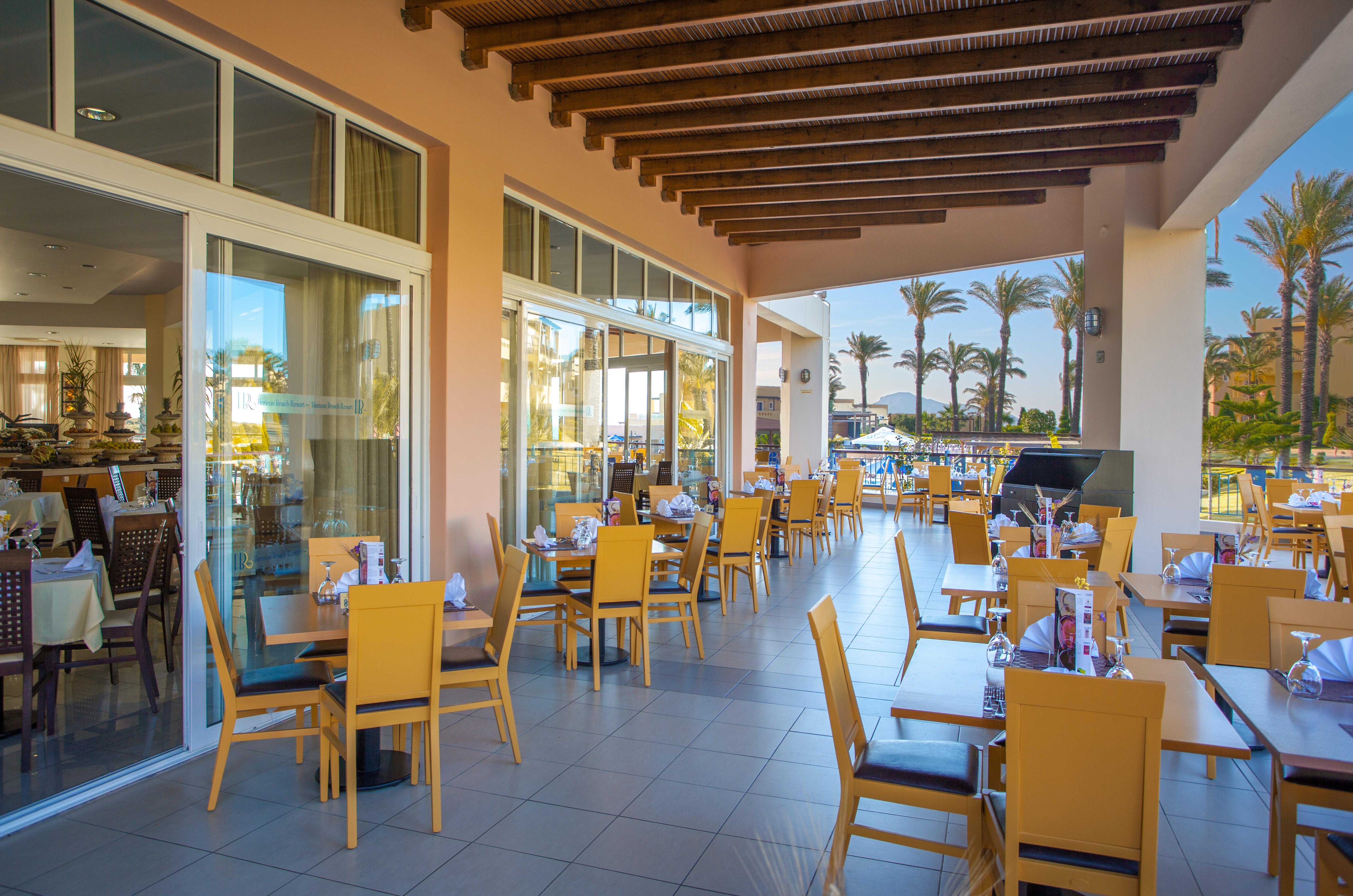 Horizon Beach Resort Мастрихари Екстериор снимка